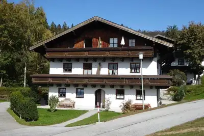 Image de Modern renoviertes Appartement mit AuĂźenpool, Innenschwimmbad und Sauna