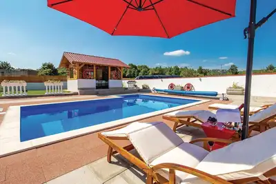 Image de Maison confortable à Gospic avec sauna
