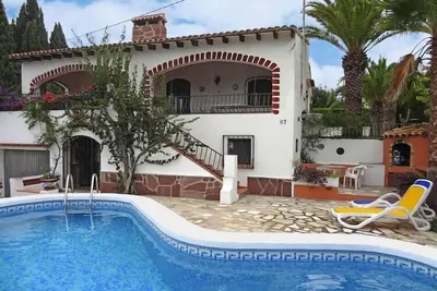 Maison de vacances à Calp avec piscine
