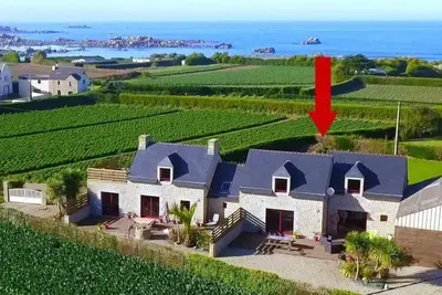 Image de Maison en pierre près de la plage, Cléder