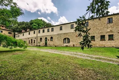 Image de Maison de Campagne en Toscane avec Piscine