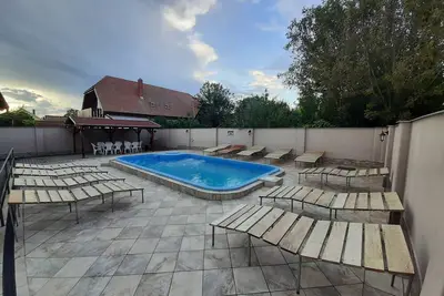 Image de Appartement / app. pour 11 personnes avec 100m² à Balatonlelle (125026)