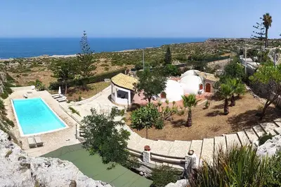 Image de Maison de vacances avec piscine privיe א Plemmirio