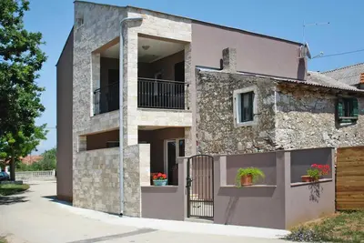 Image de Maison à Privlaka près de plage de sable