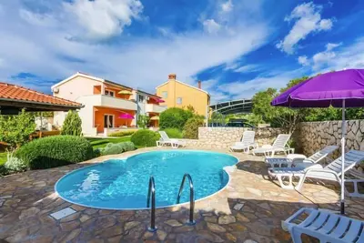 Image de Appartement à Nin avec piscine et plage