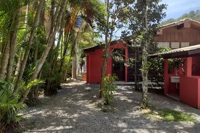 Image de Maison à 100 mètres de la plage, avec un excellent emplacement.