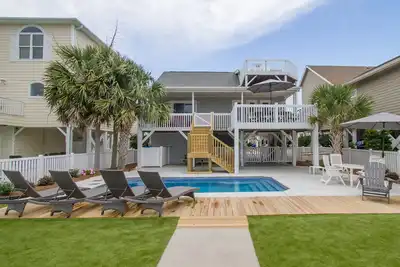 Image de Nouveau! Canal Beach House avec piscine * et quai pour bateaux!