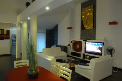 Image de Loft design & atypique avec jardin privé à 25 minutes de Paris-Centre