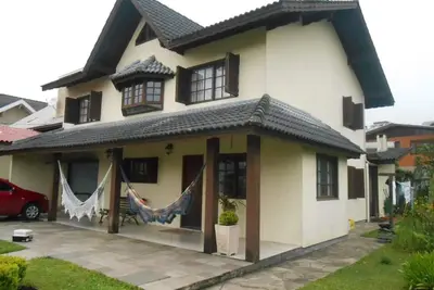 Image de Maison pour 10 personnes 5 chambres à Gramado