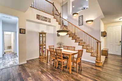 Image de Nouveau! ~ 3 900 Sq Ft North Vegas Accueil w / Large Patio