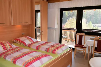 Image de Chambre double avec balcon (douche / Wc communs) - Gästehaus Grau
