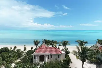 Image de Escapade romantique, plage de classe mondiale, emplacement parfait!