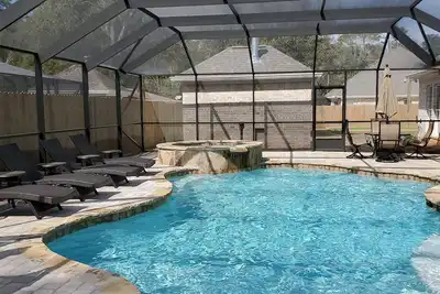 Image de Nouvelle Construction - à venir le 1er mars 2020 - 24 personnes 7br \/ 6ba - Piscine privée \/ Hot -
