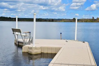 Image de Beautiful Lake House on Cowpen Lake w\/Private Fishing Pond Boat Rental Available