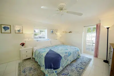 Image de Designer 1br 1. 5ba Suite au rez-de-chaussée dans un domaine privé
