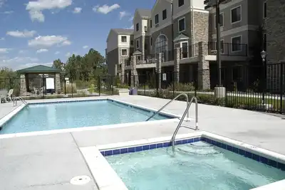 Image de Charmante suite à Colorado Springs, idéale pour les voyages d'affaires! Accès à la piscine