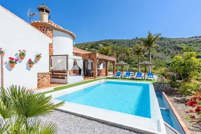 Villa Las Palmeras de Torrox by Ruralidays