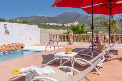 Villa Sol Alozaina by Ruralidays