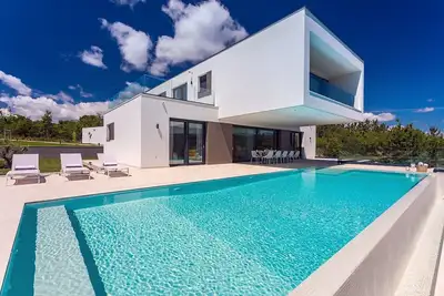 Luxury Villa Sunrise dream with heated pool, jacuzzi, 10000sqm plot