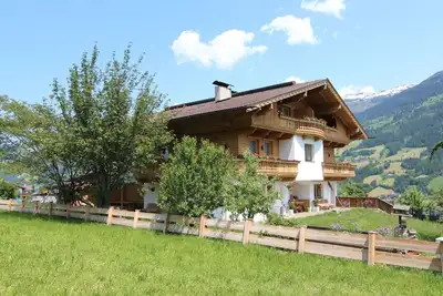 Image de Appartement dans une maison de vacances avec Wifi, Tv, terrasse, vue panoramique, parking