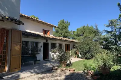 Belle maison de vacances privée avec Wifi, Tv, animaux admis, vue panoramique et parking