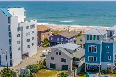 Image de Beach Breeze: 6 Br / 4 Ba maison à Carolina Beach, pour 18 personnes