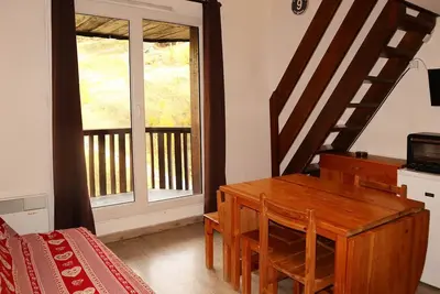 Image de Studio 6 personnes accès direct pistes, balcon, proche télésiège et commerces