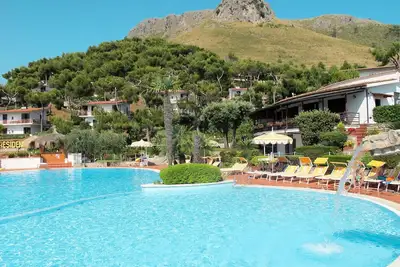 Image de Confortable appartement avec climatisation, piscine, Wifi, Tv, terrasse, animaux admis et parking