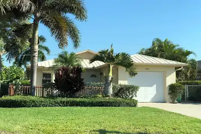 Image de Top Naples Park Home, 6 couchages (+ enfant en bas âge), près de la plage, près de tout!