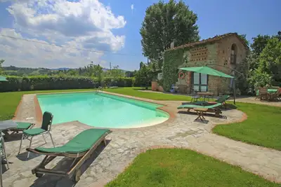 Image de Maison de vacances privée avec piscine, Wifi, Tv, patio, animaux admis, parking, près de Arezzo