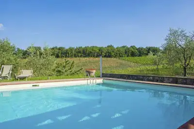 Image de Appartement dans une maison de vacances avec climatisation, piscine, Wifi, Tv, terrasse, parking