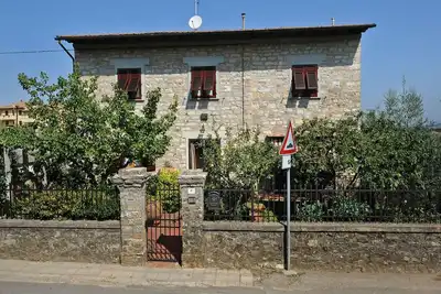 Agréable appartement pour 6 personnes avec Wifi, terrasse et parking, près de Greve In Chianti