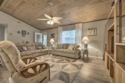 Image de Crystal River Home w / Dock 1. 2 miles de lancement de bateau