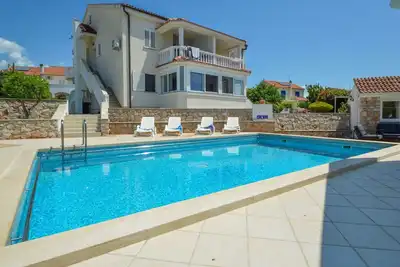 Image de Agréable appartement pour 4 personnes avec Wifi, climatisation, piscine, Tv, patio et parking