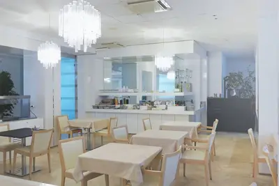 Agréable appartement avec climatisation, Wifi, piscine, Tv, patio, animaux admis et parking