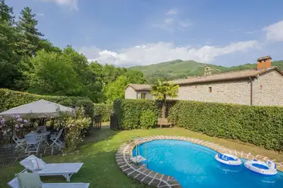 Maison de vacances avec piscine privée, Wifi, Tv, balcon, animaux admis, vue panoramique, parking