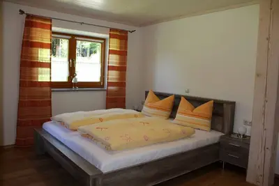 Image de GroĂźzĂĽgige und urige Ferienwohnung am FuĂźe des Ossers