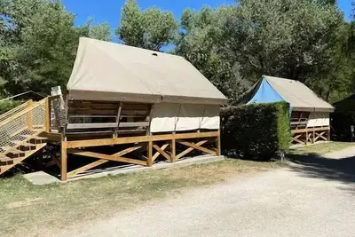 Image de Ecolodge toilé sur pilotis Standard 21m² - 2 chambres (sans sanitaires) 4 personnes
