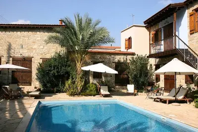 Image de Bel appartement dans une maison de campagne avec A / C, WiFi et piscine dans le village historique de Choirokoitia