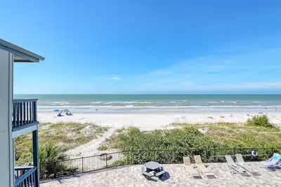 Image de Nouvellement listé! Votre oasis d'hiver en bord de mer vous attend!