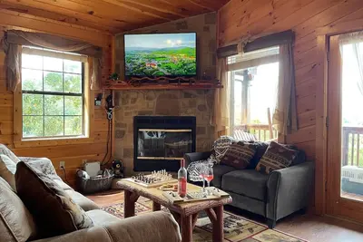 Image de Cabane privée rustique * Animaux acceptés * 2 lits king size * Vue sur la montagne