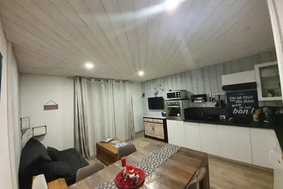 Image de Appartement pied de piste et des commerces. <br>2 étoiles ( 4 adultes/ 3 enfants)
