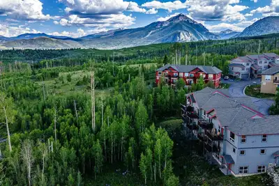 Image de Vues illimitées de Prospector Village 4 Br Pet Friendly 97a