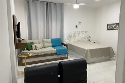 Image de Très bien situé dans le centre de Pitangueiras Guaruja à 50 mètres de la plage