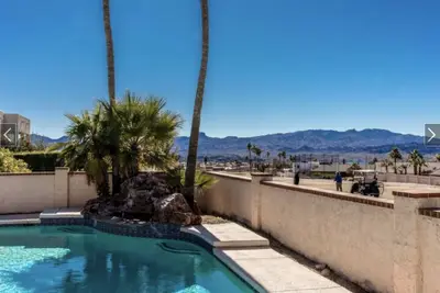 Image de Luxury 5 Star Couples Retreat w/ Home Theater * on Golf Course + Hot Tub