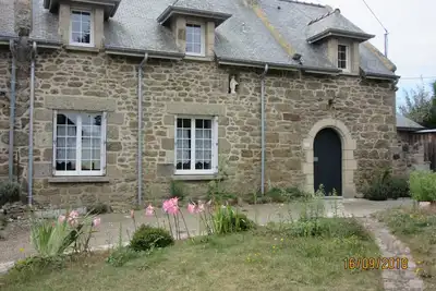 Image de Maison pierre tout confort avec grand jardin -Vue mer- Plage du Pont-3 Chambres