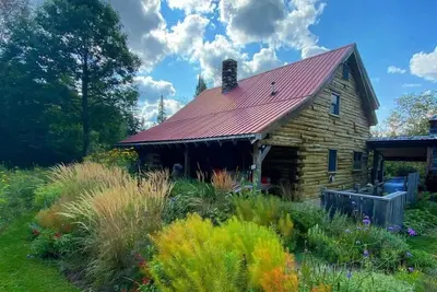 Image de Circe et Hare Log Cabin dans le Vermont