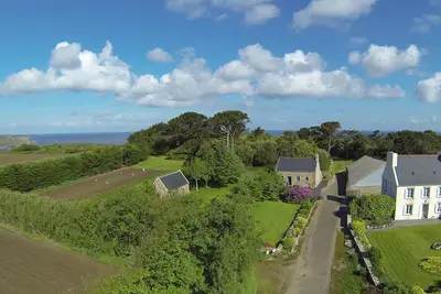 Image de Maison de caractère avec jardin au calme près de la mer
