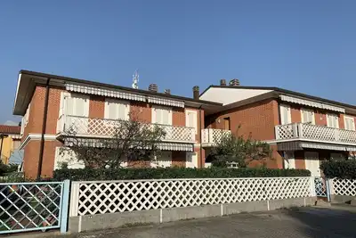 Appartement à Marina Di Massa avec 2 chambres à coucher, 5 couchages