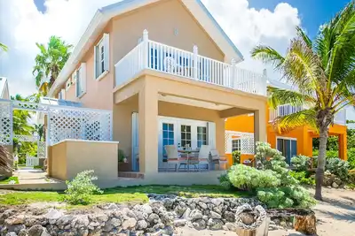 Image de Mahogany Point 2: 3 Br / 3 Ba maison de ville à North Side, 6 personnes